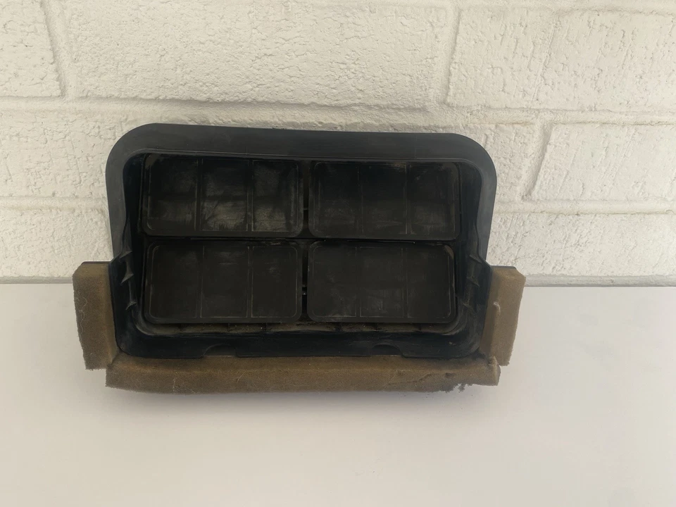 2015-2019 SUBARU OUTBACK LEFT OR RIGHT REAR CARGO AREA TRUNK VENT GRILLE OEM - Image 2 of 4