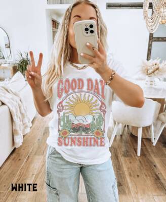 Good Day Sunshine Tee, Sun Graphic Tee, Sun T Shirt, Boho Tee, Retro 70s Style