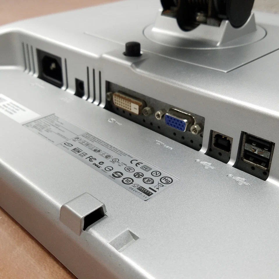 Dell 1908FPc Monitor, 19" VGA, DVI, Q40G19N-700-6C XY - USED - Image 4 of 4