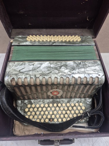 Vintage Swiss / european Bakelite Accordian W Music Books Nice Case !!! - Picture 2 of 17