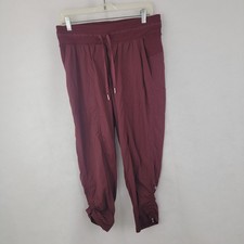 LULULEMON Womens Sz 8 Dance Studio Mid Rise Crop Pants Red Gym Yoga Workout HOLE