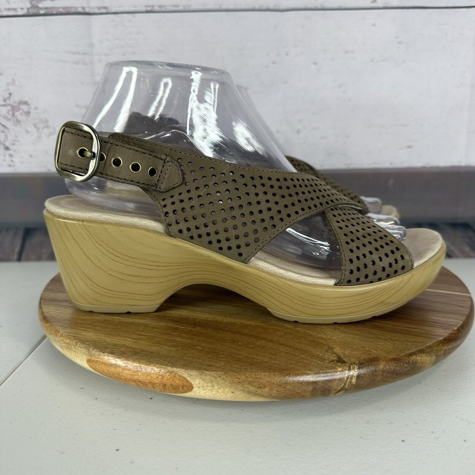 APL Dansko sandalo donna 8 beige pelle comodo zeppa imbottita fibbia traforata