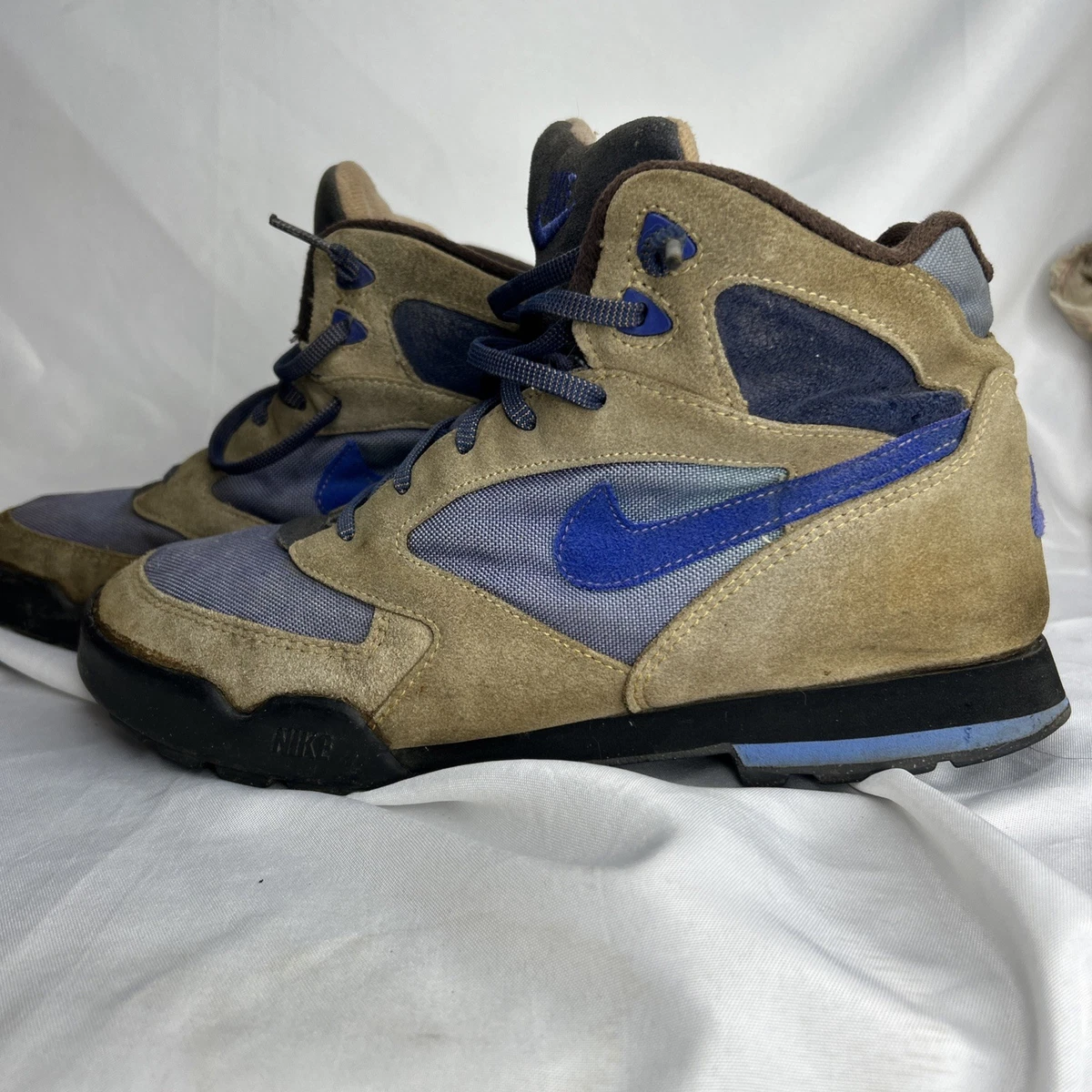 Vintage Nike Hiking Boots In Men display picture 1