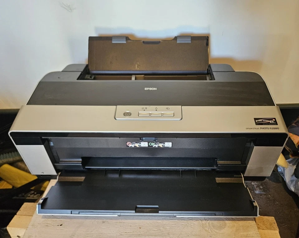 EPSON Stylus Photo R2880 Digital Exhibition Inkjet Printer Model B431B POWERS ON