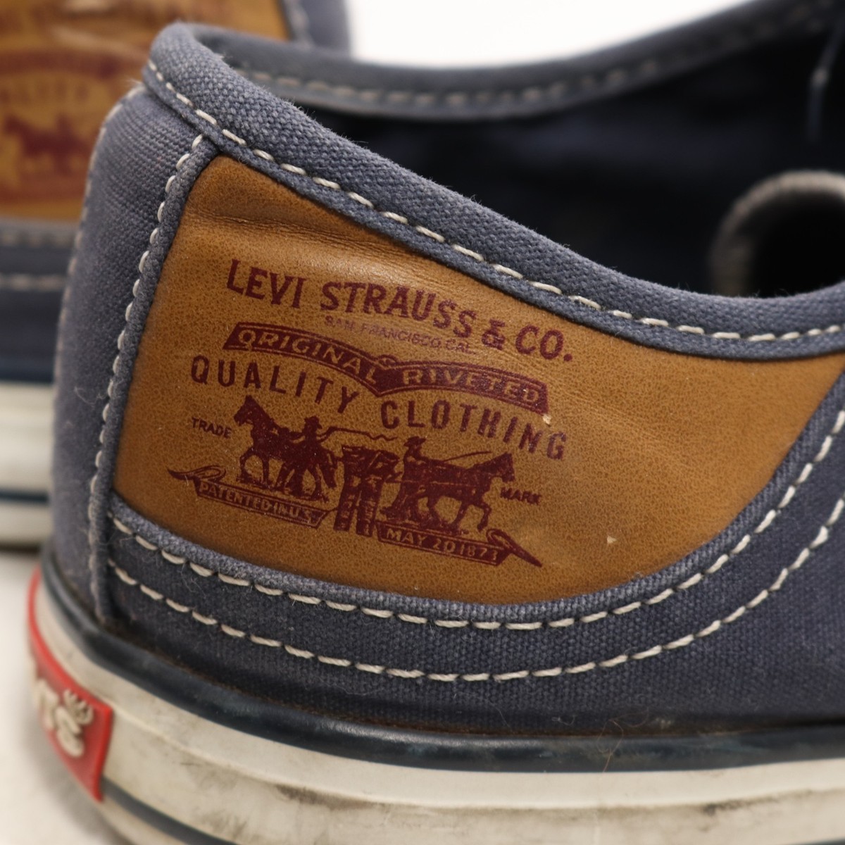 Vtg Levis Sneakers Mens 8.5 Low Top Blue Canvas Denim Leather Trim