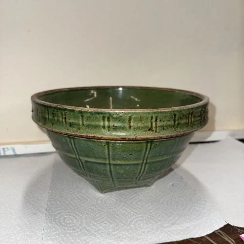 1930s McCoy Earthenware Green Glazed Window Pane #9 Bowl 9.5'' x 6.5''