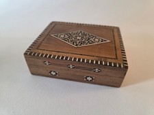 Holzschatulle mit feinen Intarsien Schmuckschatulle Kästchen 12 x 10 x 3,5 cm