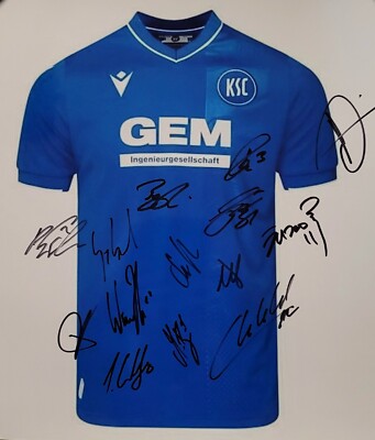 SIGNIERTES GROSSES KARLSRUHER SC FOTO / BILD '' TRIKOT '' MOTIV 1 , TEAM 22/23