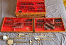 Ménagère vintage HERDMAR 129 pièces inox 18/8 + coffre - Décor floral stylisé