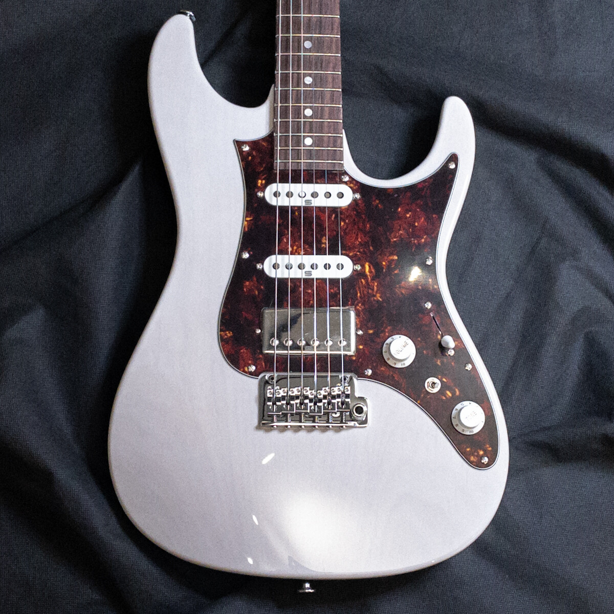 Electric Guitar Ibanez AZ2204N AWD Antique White Blonde