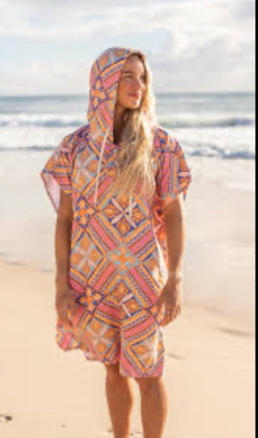 Anakie Adult Hooded Poncho Towel Robe Quick Dry Changing Surf Beach NWOT