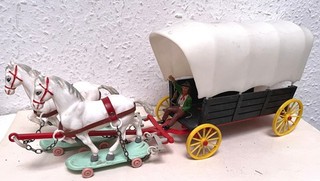 DDR Indianer Planwagen Kutsche Lisanto mit Kutscher