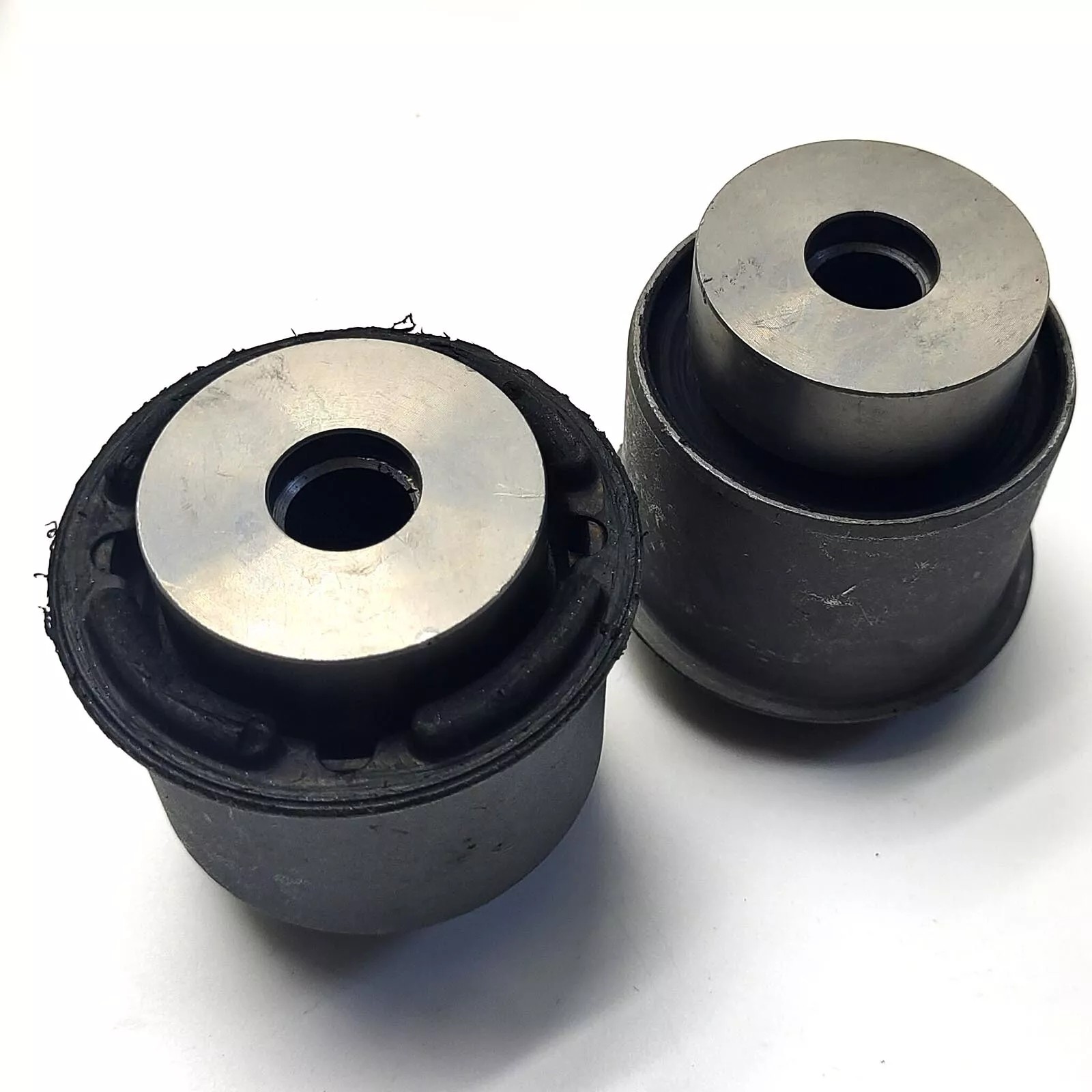 Maserati Ghibli 2014-2017 Front Right Upper Control arm bushings 8 pcs P/N 673007126
