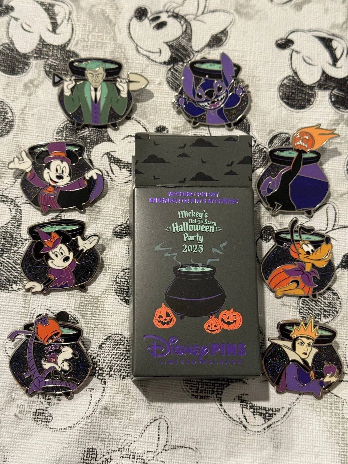 2025 Disney Mickey's-Not-So-Scary Halloween Party COMPLETE Mystery Pin Set NEW