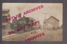 Thompson IOWA RPPC 1910 DEPOT TRAIN STATION Unloading nr Forest City Lake Mills