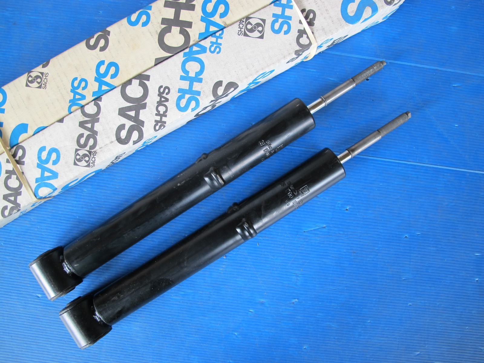Amortisseurs arrière Sachs pour Golf 1 et Scirocco suspension hydraulique d'origine d'un lot de 2