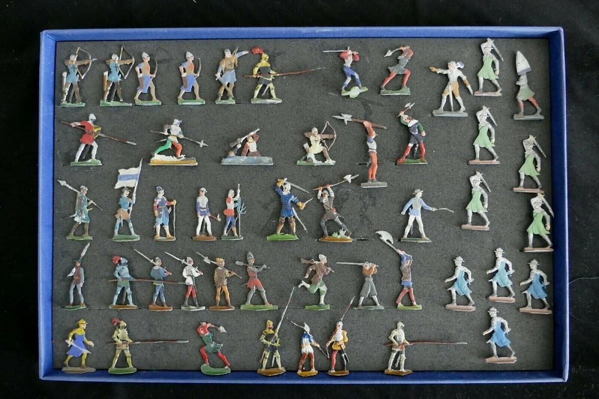 100 Figurines Soldats De Plats En étain Peint, Contemporains, Français