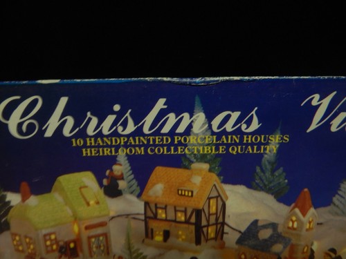 VILLAGGIO DI NATALE ILLUMINATO IN PORCELLANA DIPINTA A MANO CASE VINTAGE - Foto 3 di 3