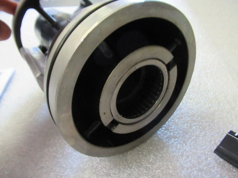 D6 Evinrude Johnson OMC 5000074 Prop Shaft Housing OEM New Factory Boat Parts - Image 4 of 4