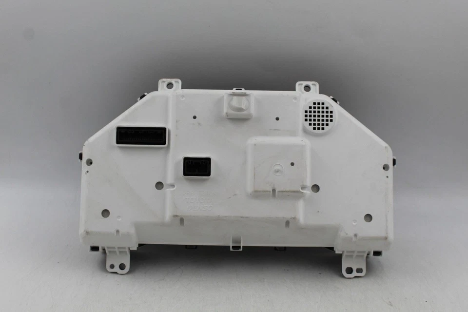 Velocímetro Cluster 67 k MPH sin navegación compatible con Lexus IS200T 2016 OEM #39105 Foto 2 de 4