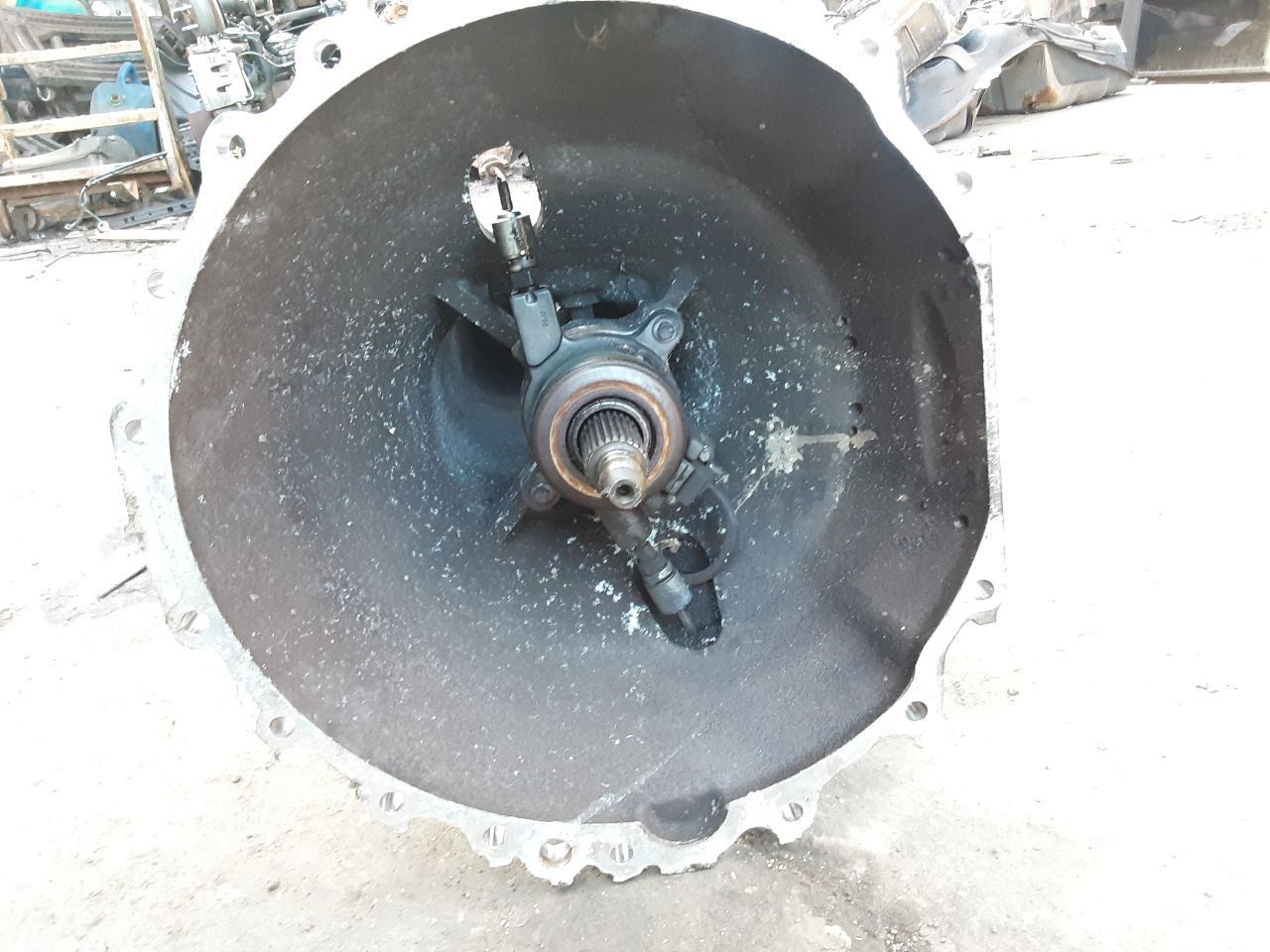 Aston Martin Vantage 2010 Rear Driveshaft P/N 677983