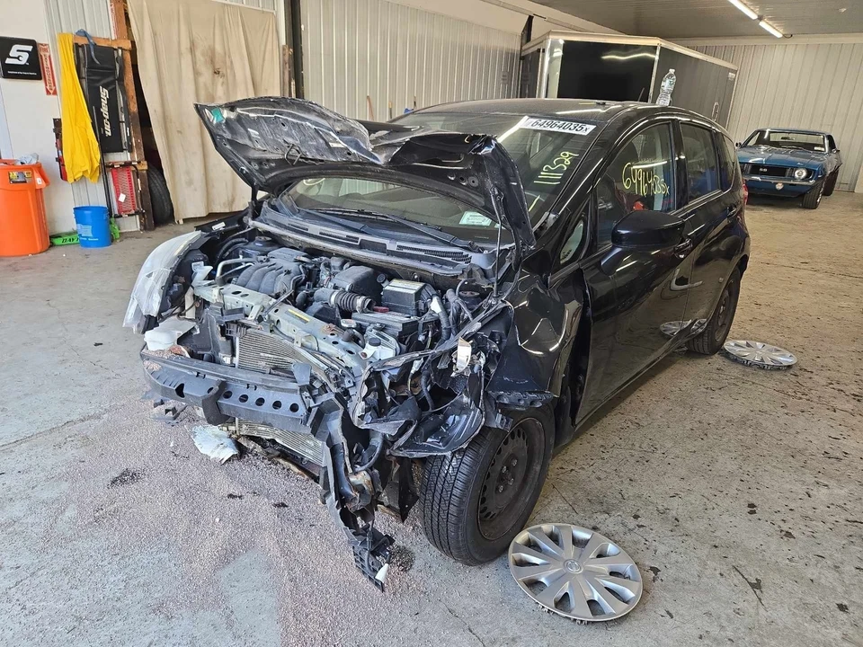 Manija de puerta exterior trasera derecha usada se adapta a: Nissan Versa 2016 montaje puerta trasera Foto 3 de 4