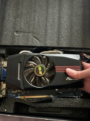 Asus Nvidia GeForce GTX 550 Ti / ENGTX550TI / 1Gb / GDDR5 / HDMI / PCI-e