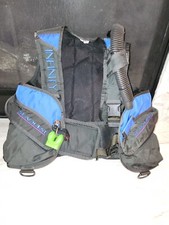 Seaquest Infinity SCUBA Divers Vest Size Small Black/Blue See Pictures 