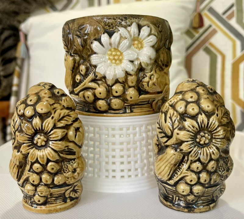 Vintage 70s Fred Roberts Brown Ceramic Daisy Salt & Pepper Shakers And Jar Japan