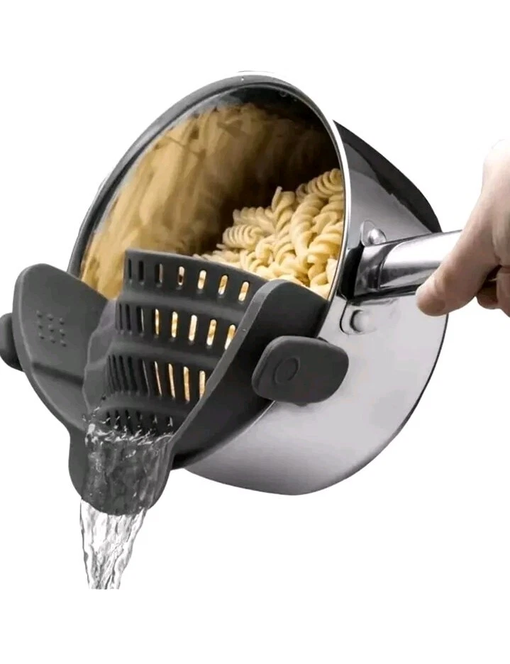 Colino per pasta in silicone per tutte le pentole e padelle, per drenare carne, frutta e verdura, un set da due pezzi (rosso + blu