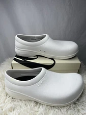 Crocs Unisex Specialist Nurse Doctor White Clogs Men’s Size 9 Women’s Size 11