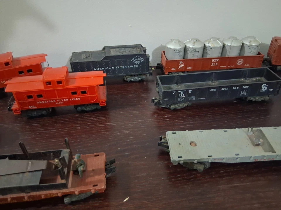 American Flyer S Frieght, Tanker, Tender, Cabooses, Flatcars, Gondolas Lot Of 13 - Image 4 of 4
