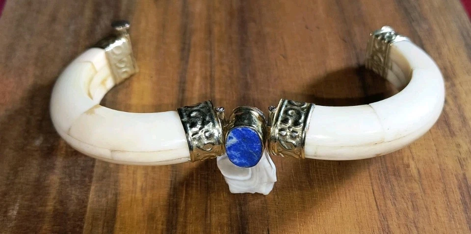 Brazalete de hueso artesanal vintage estilo pirata ecléctico hecho a mano 7,5" Foto 4 de 4