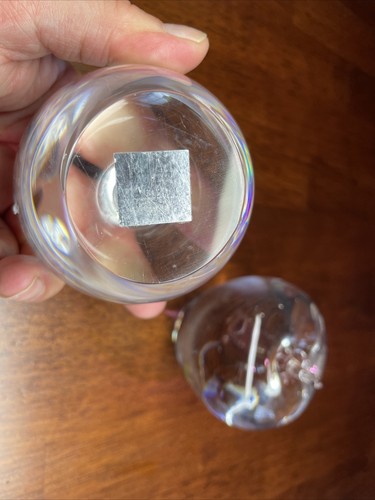 Crystal Paperweight, Apple GGT - Picture 9 of 9