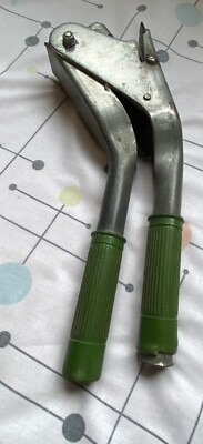 Tymer Stahl Banderolierschneider. Stahlband sicher schneidet.