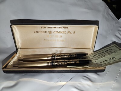Arpege Chanel No 5. 14 kt Gold pair of ballpoint pens (Ink Dried