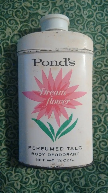 Vintage Pond's Dream Flower Perfumed body deodorant talc Tin 1 1/2 Oz filled