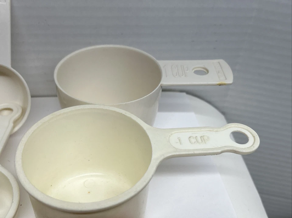 Farberware Pyrex tazas medidoras combinación mixta herramientas para hornear multicolores 1 1/3 etc. Foto 4 de 4