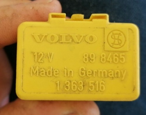 898465 Relais Steuergerät Org. Volvo 240 740 940 Heckwischerrelais 1363516 gelb