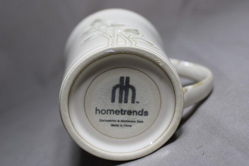 4 HOME TRENDS 4 1/4" Tall Mugs With Green Leaves In The Foli Pattern - Picture 4 of 4