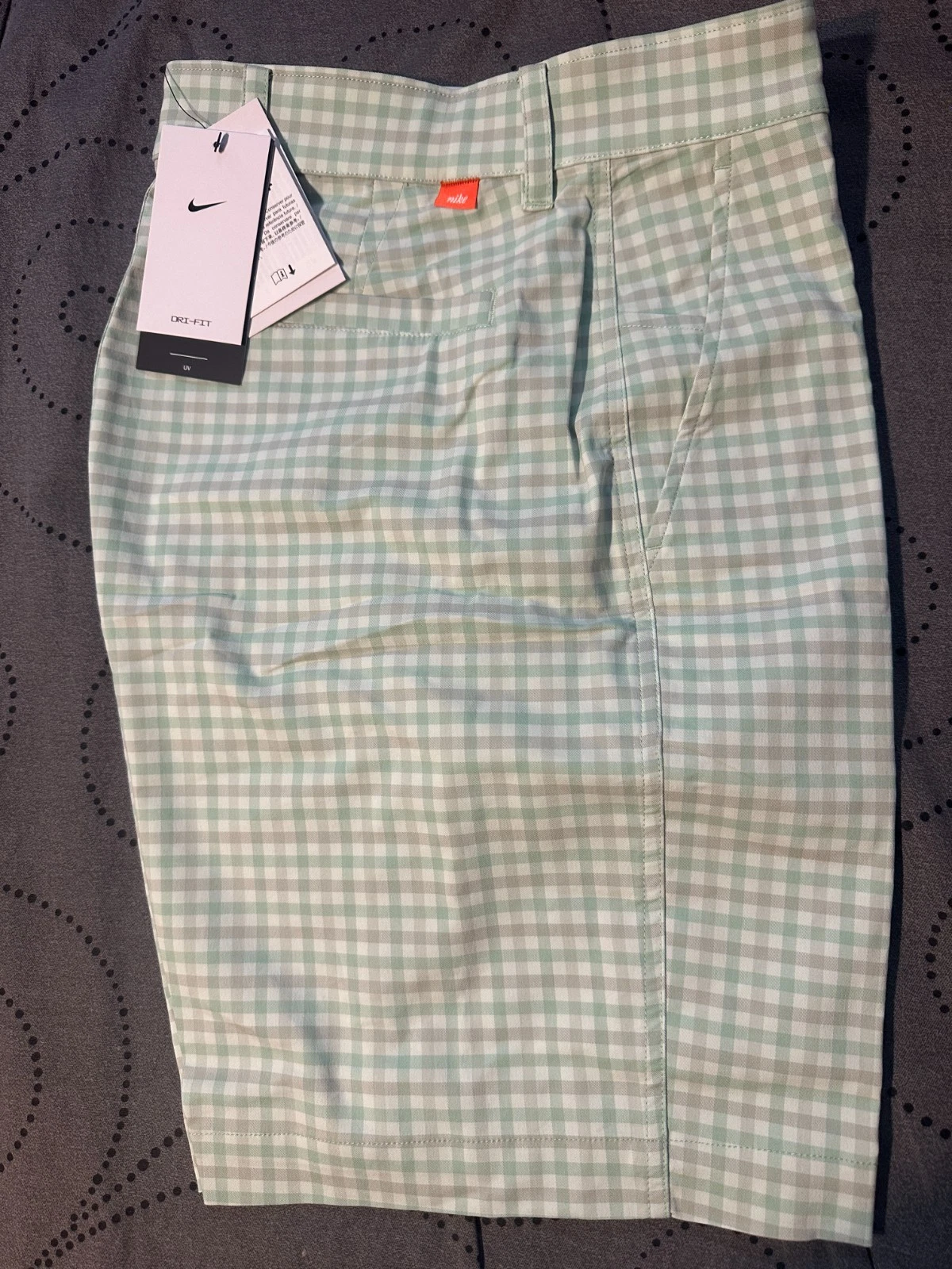 NIKE GOLF STANDARD FIT GREEN'S BEIGE & GRAY PLAID SHORTS SIZE 32 MEN NWT $68.00