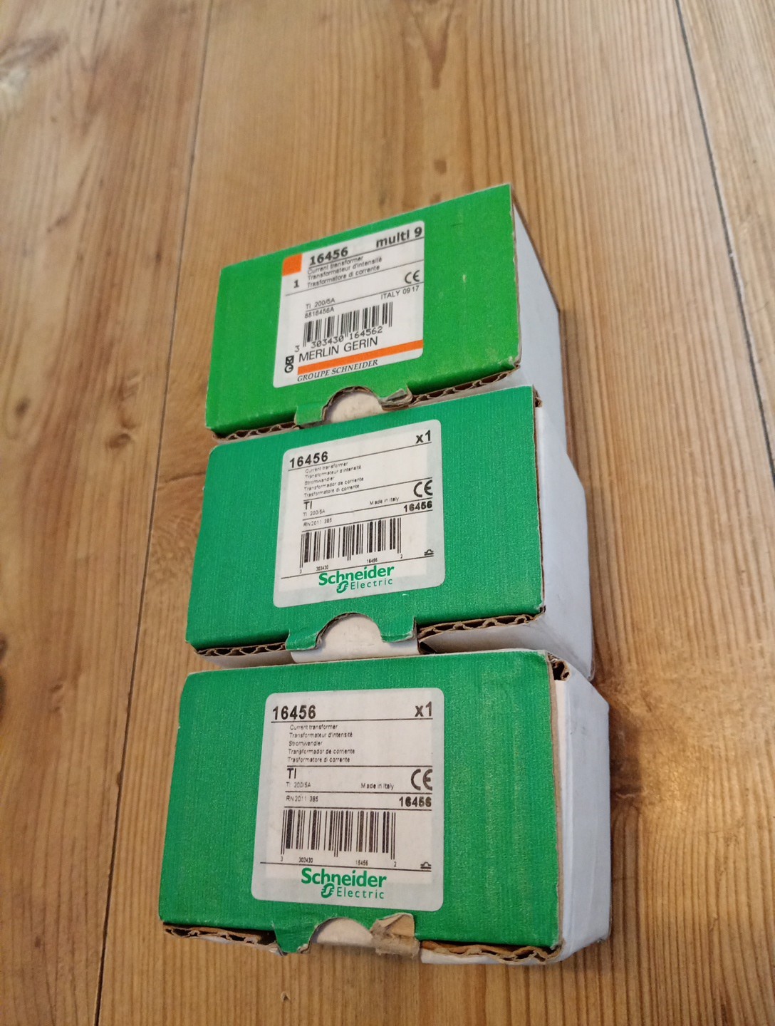 SCHNEIDER 250/5A 16456 CURRENT  TRANSFORMER SET OF THREE - SENT FAST
