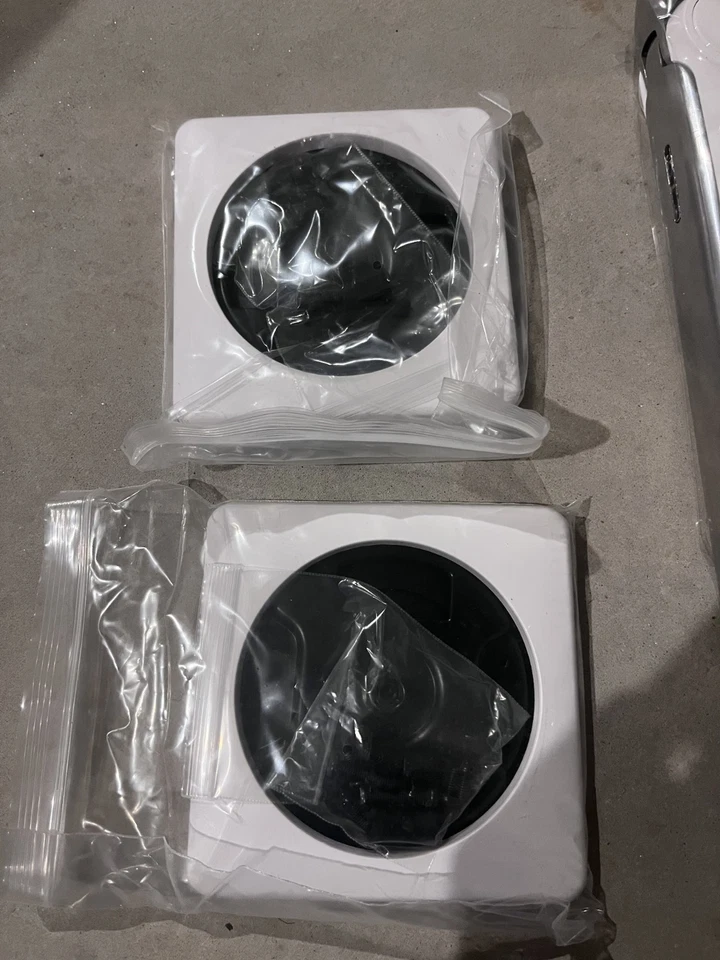 Humanscale Mflex M2.1 White with Polished finish Dual Monitor Arm with Mconnect  - Image 2 of 4