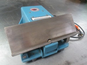 USED Burr-Beaver Model BB-920 Tabletop Deburring & Beveling Machine (JT/YB)