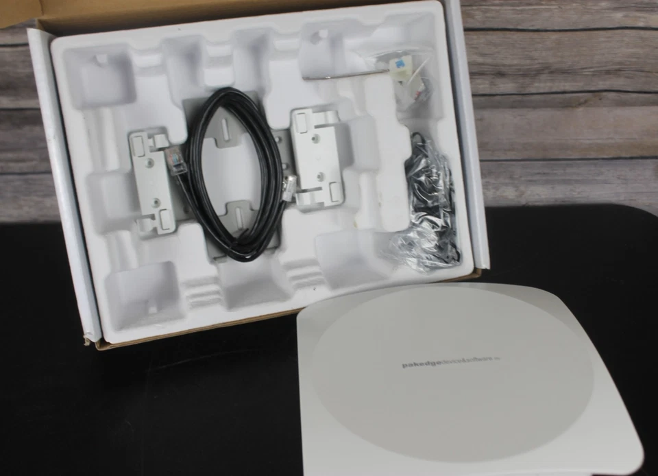 Pakedge WAP 802.11AC 2X2 Dual WK-1 Wireless AP W/BAKPAK Lite (White) -Brand New - Image 2 of 4