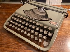 Groma Gromini Typewriter 1954 Excellent Condition thumbnail