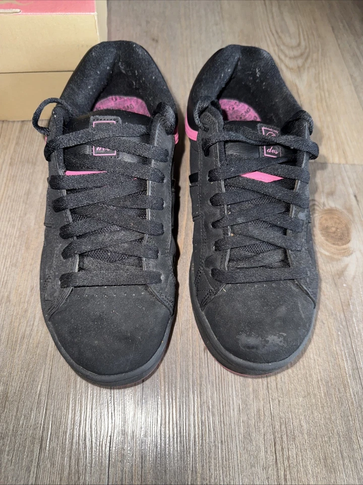 DVS Shoe Co Zapatos de Skate Bajos Para Mujer Talla 7 Negro y Rosa y Caja De Colección Monopatín Foto 2 de 4
