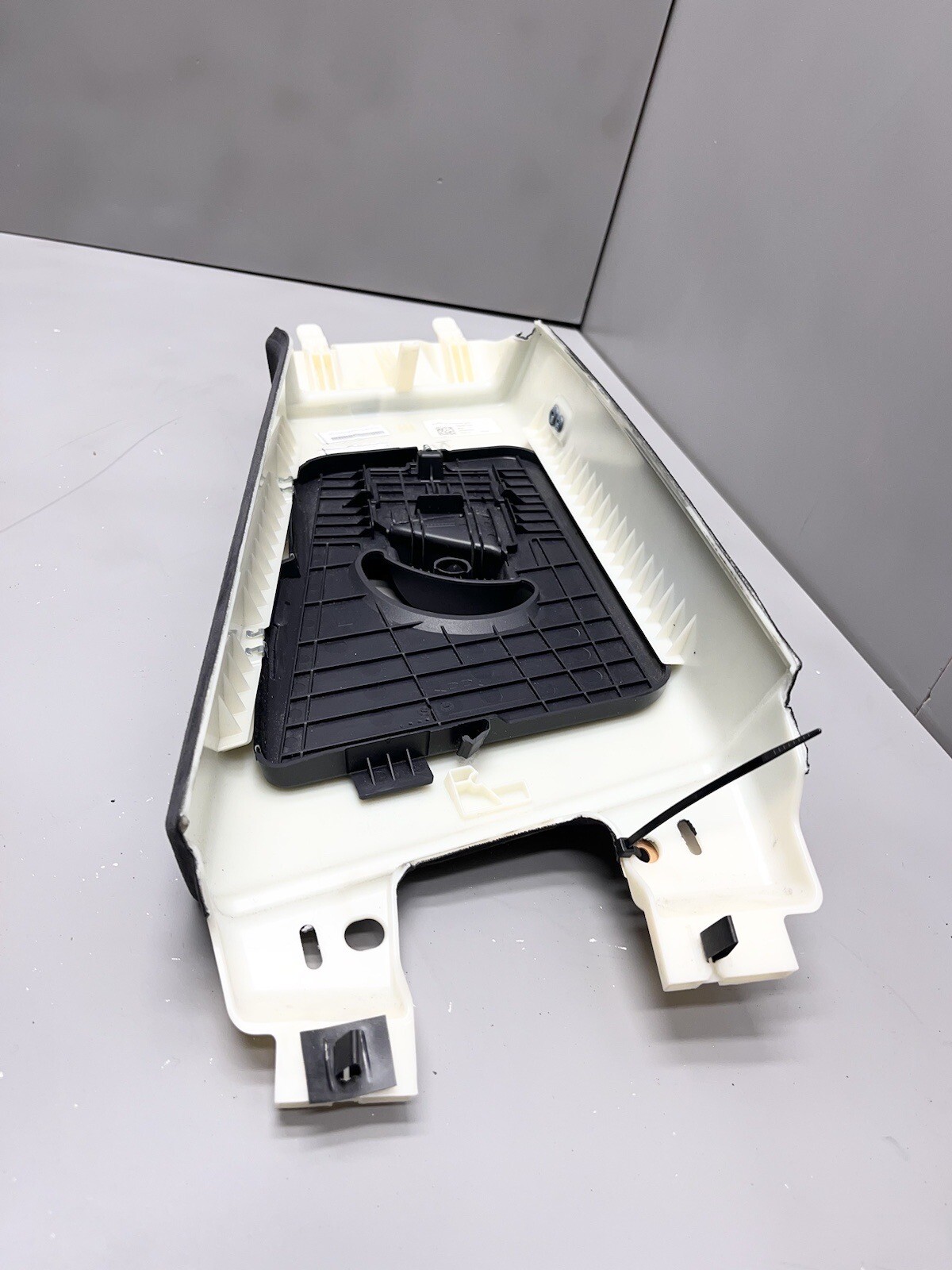 ⭐️2017-2020 MASERATI LEVANTE LEFT DRIVER B PILLAR UPPER TRIM COVER PANEL OEM