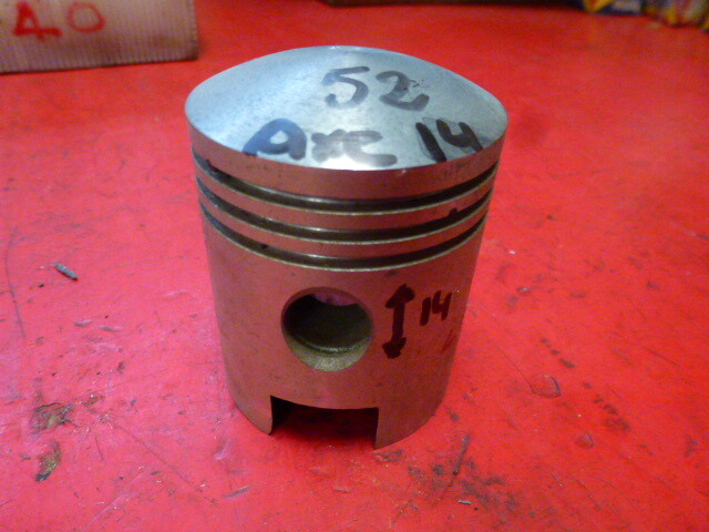 Piston Lambretta 125 LI 52 mm ASSO NOS pièce moteur pour scooter ancien