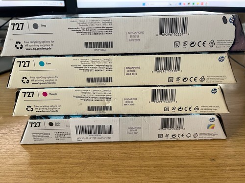 Oryginalna partia wkładów atramentowych HP 727 - 300ml do HP DESIGNJET 920 T1500 T2500 - Zdjęcie 2 z 2